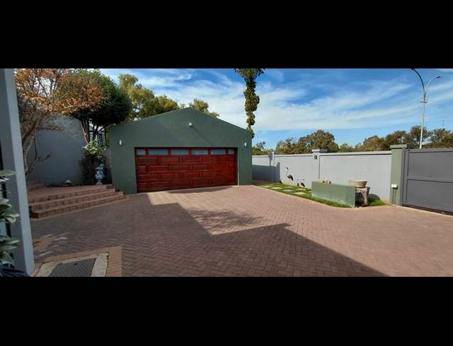 4 BEDROOM HOUSE FOR SALE IN BAYSVALLEY